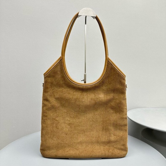 🍛Miu Miu Tan Leather Tote Bag - Picture 3 of 8